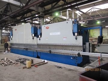 دستگاه خم کردن صفحه هیدرولیک CNC با اتصال دوگانه برای خط تولید قطب نور
