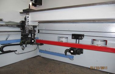 عملکرد بالا CNC هیدرولیک 3mm 100 تن مطبوعات ترمز و خم ماشین