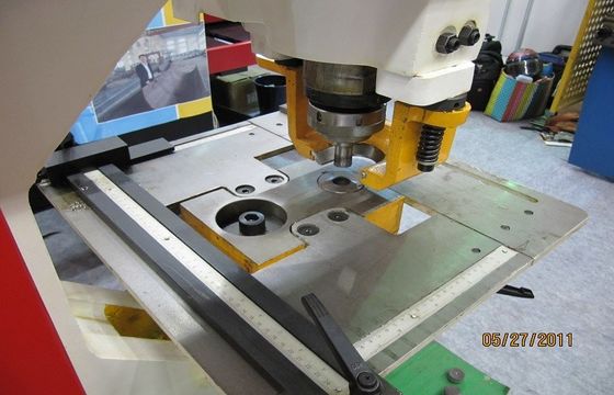 هیدرولیک پانچ و برش Ironworker ماشین، قطب نور ماشین برش 25mm حداکثر